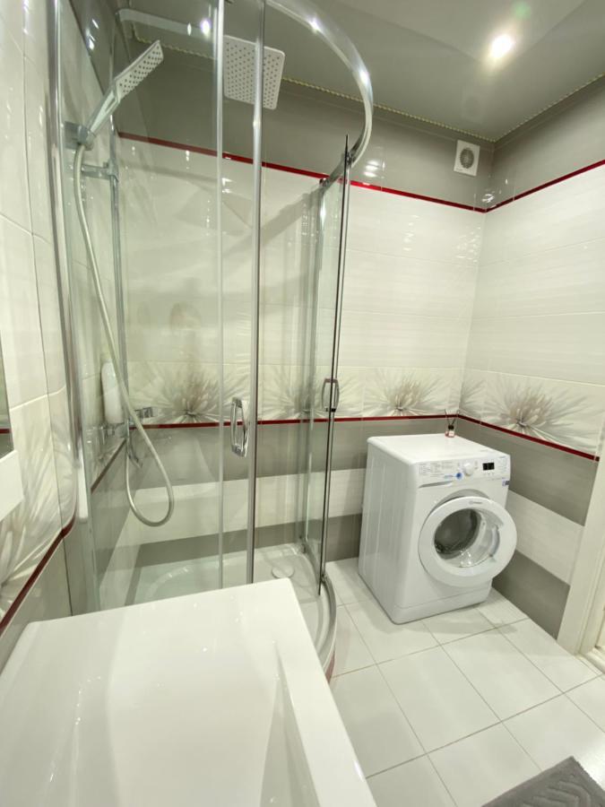 Two Bedroom Large Apartment In 키시나우 외부 사진