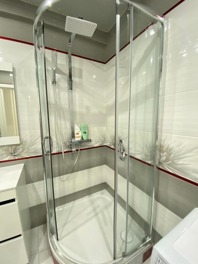 Two Bedroom Large Apartment In 키시나우 외부 사진